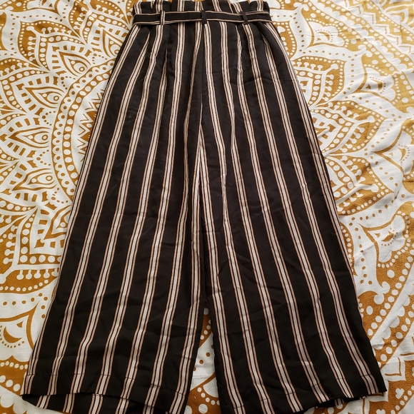 Wide Leg Pants - Picture 2 of 5